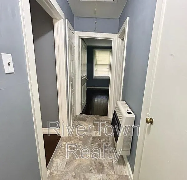 2718 Windsor Pkwy — Photo 9