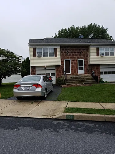 124 Pickwick Pl Photo 1