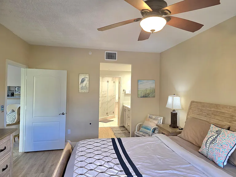 300 Uno Lago Dr #305 — Photo 16