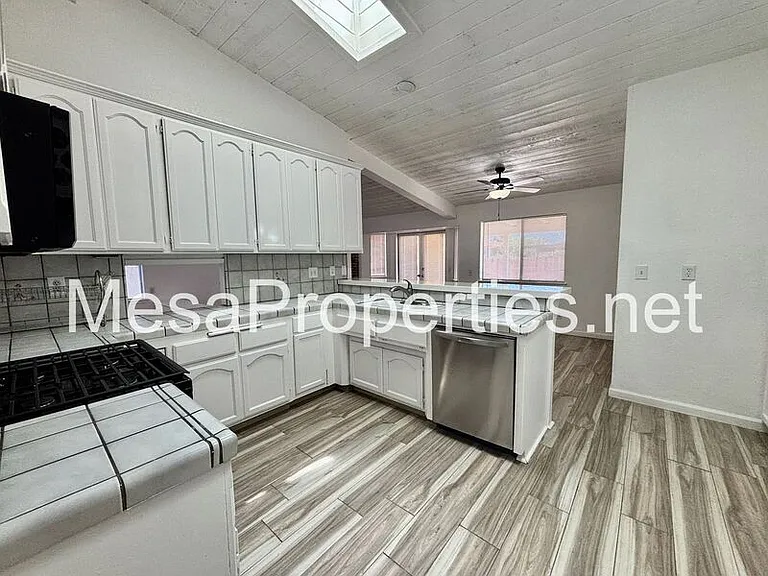 15717 Bear Valley Rd — Photo 8