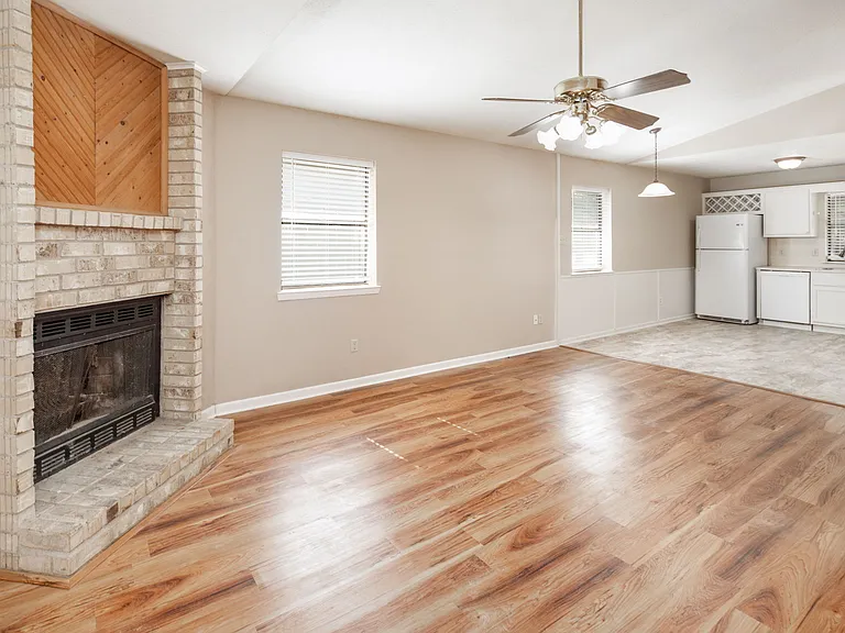 808 Camellia Ct — Photo 6