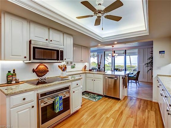 3rd image of 737 E Gulf Dr Unit B2