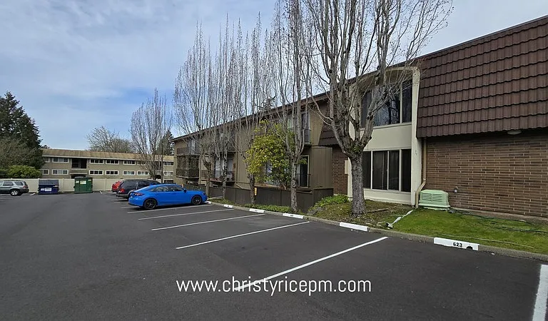 11010 NE 68th St #627 — Photo 14