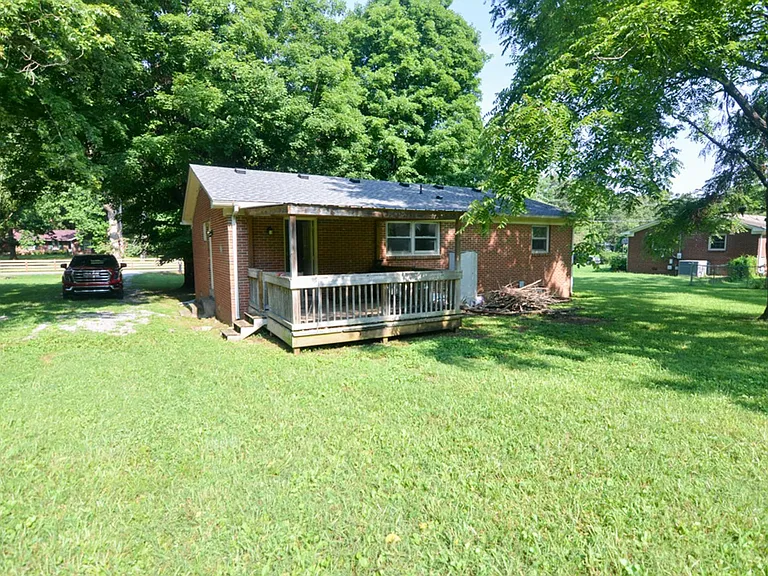 325 Shirley Rd — Photo 16