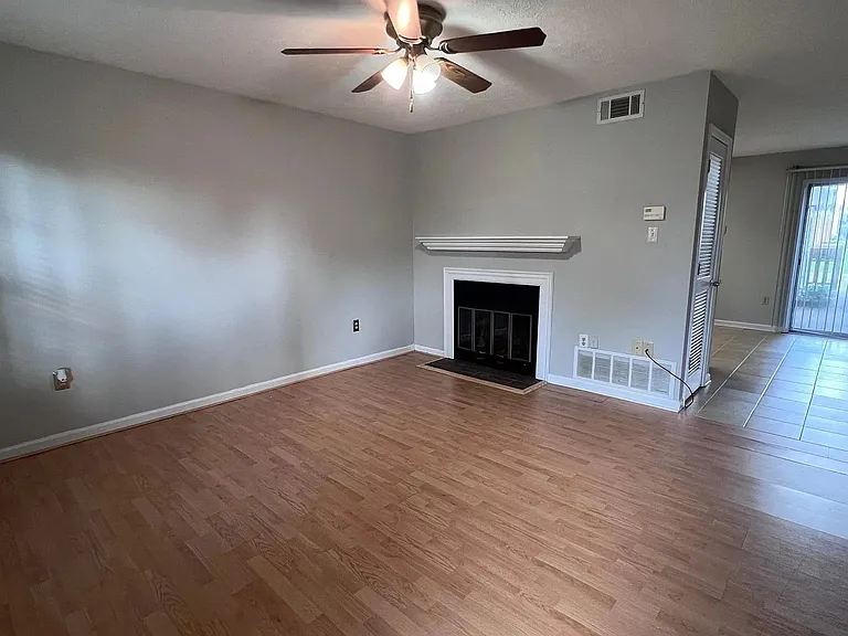 122 Westwood Cir #B — Photo 5