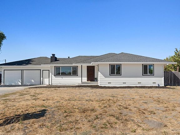 3rd image of 2039 Dennis Lane