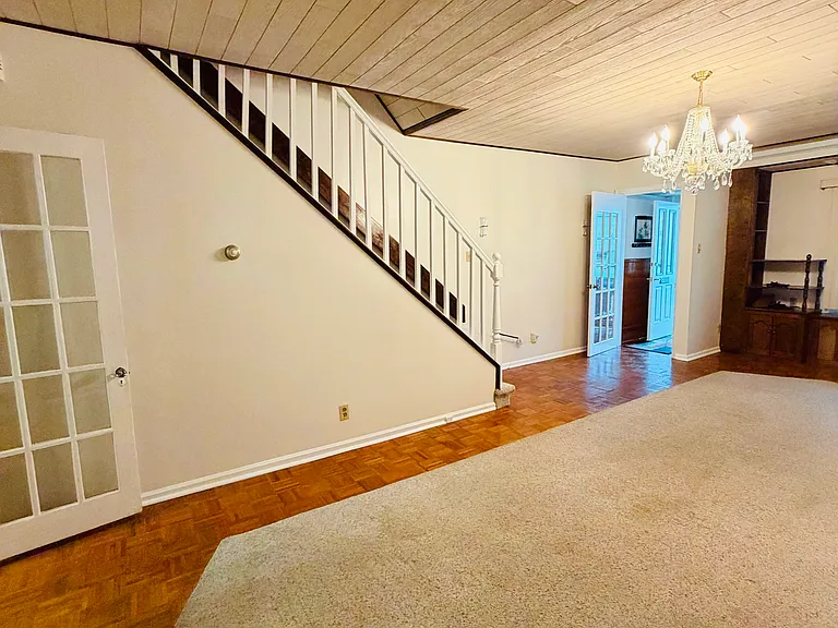 38 S Carlisle St — Photo 4