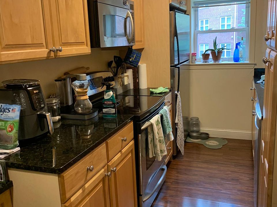 1st image of 148 Newton St APT 1