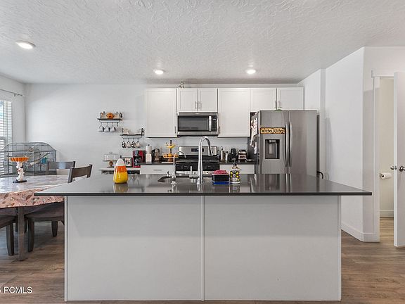 3rd image of 3763 Gold Bank Dr #1243
