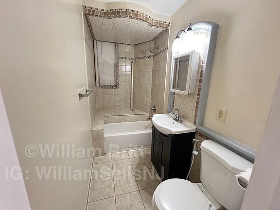 4th image of 146-150 Manhattan Ave #3A