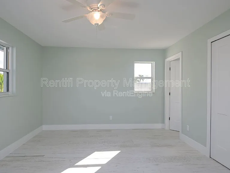 1322 Miramar St #2 — Photo 14
