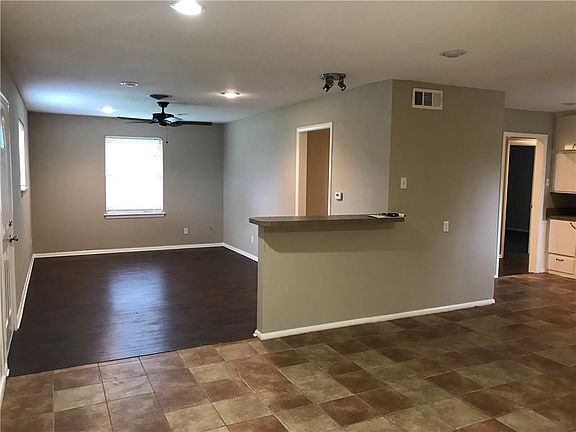 4th image of 3020 Pritchett Dr