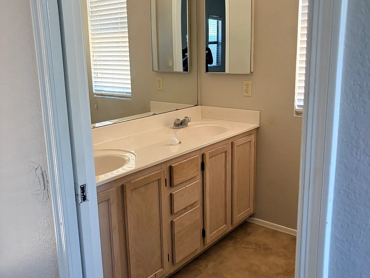 3 bed, 1191 sqft, $1,750 — Photo 4