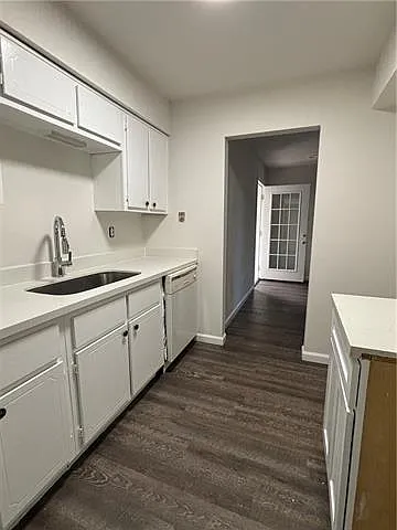 3 bed, 1.5 bath, 1200 sqft, $1,200 — Photo 2