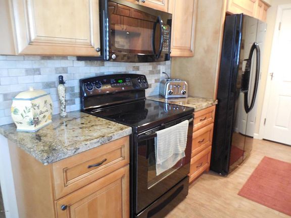3rd image of 17014 N 106th Ave