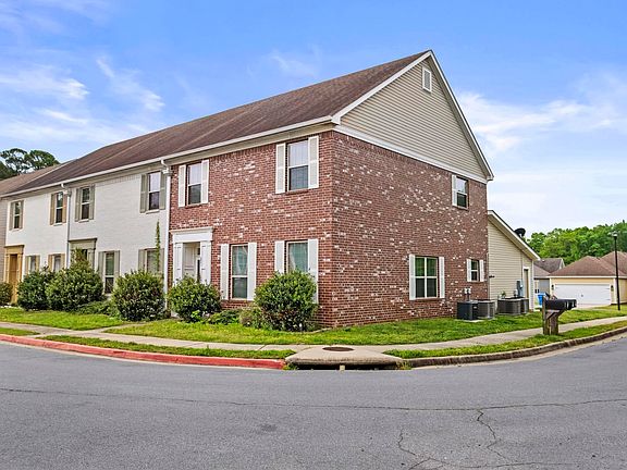 2nd image of 221 Prospect Park Cir