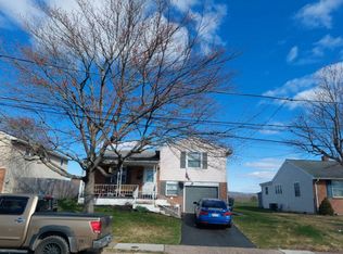 977 Von Steuben Dr, Stowe, PA 19464