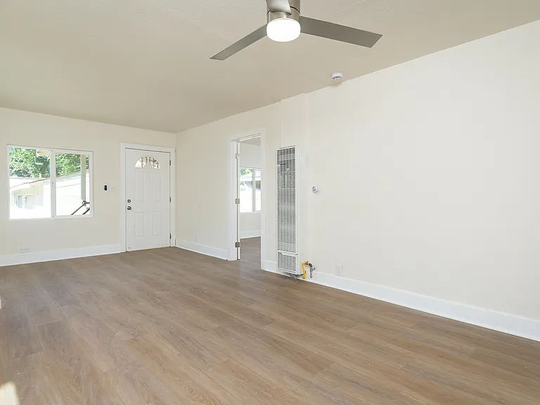 12652 Bradley Ave — Photo 6