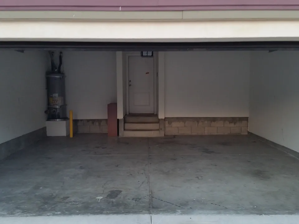 Dbl. car garage