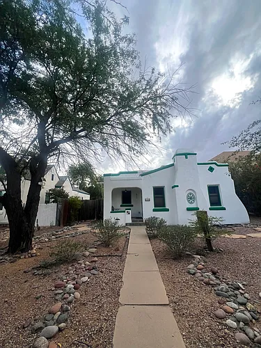 2310 E Helen St Photo 1