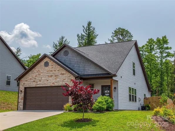 218 Water Leaf Dr, Weaverville, NC 28787
