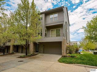 135 Dundee Ridge Ct, Omaha, NE 68132