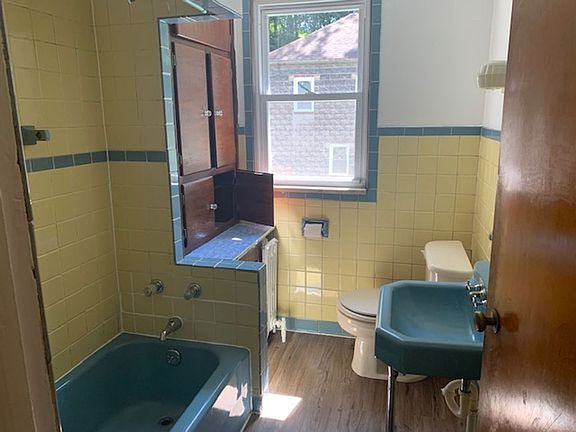 4th image of 199-1995 Barron Ave #199