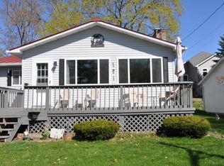 121 Flora Ave, Houghton Lake, MI 48629