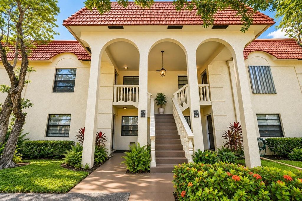 134 S Cypress Rd #425-1, photo 2