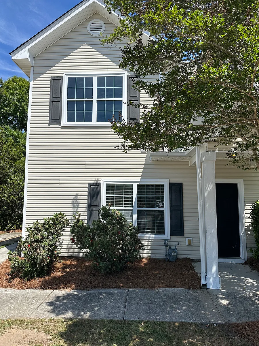 Building Photo - 4105 Perrine St