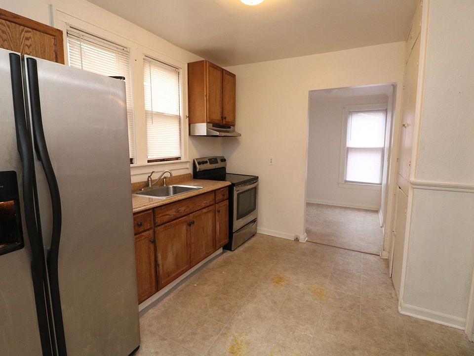 1st image of 616 Huddleston Ave #616