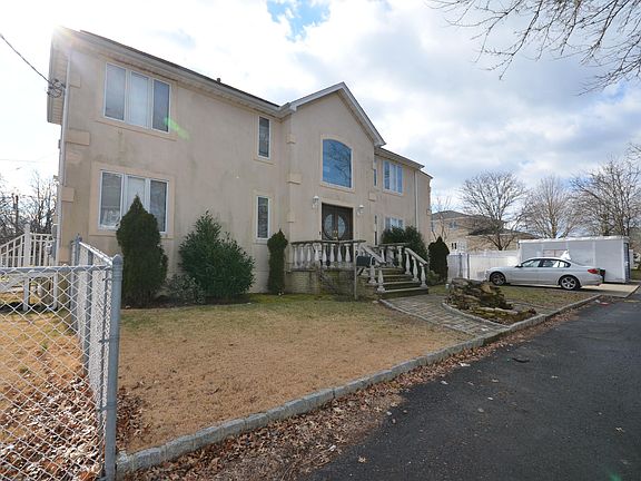 3rd image of 42 Satterlee St