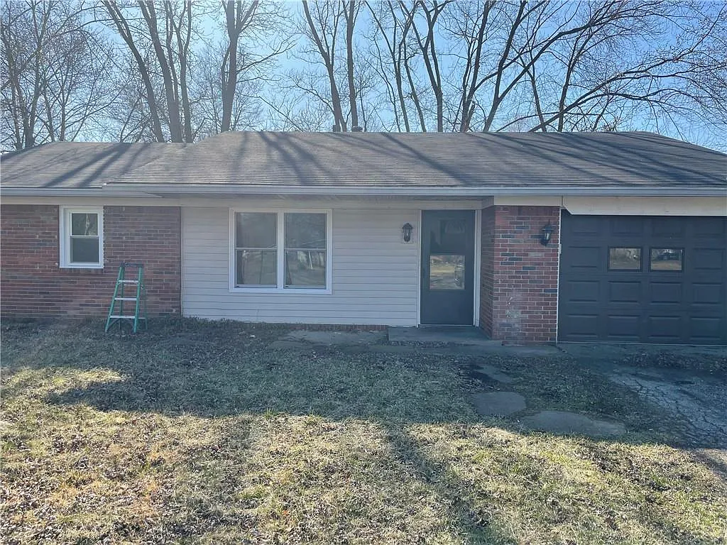 2402 N Chappie Ln photo 1