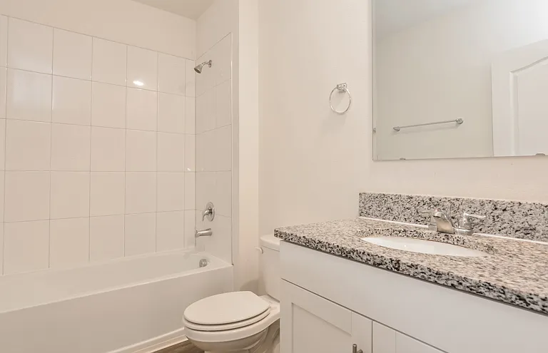 Kinsman Pointe — Photo 14