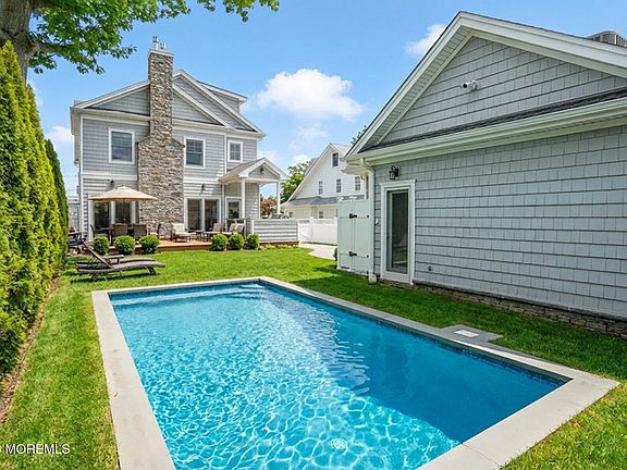 3rd image of 420 Ludlow Avenue