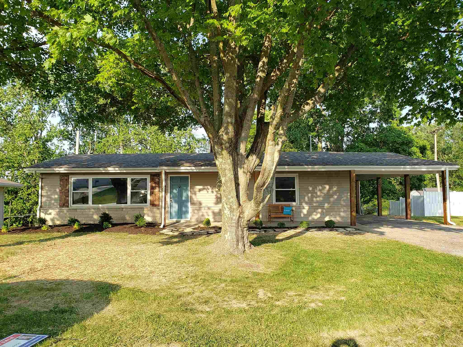 312 Eastwood Dr photo 1