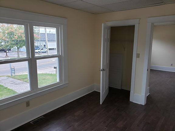 2nd image of 614 S Sandusky St Floor 1