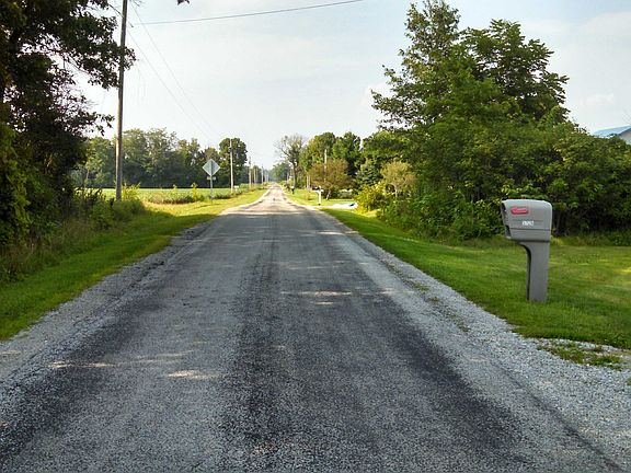 2nd image of 5726 Denzer Rd