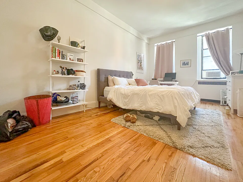 200 E 26th St #2D