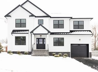 86 Albert Ave, Edison, NJ 08837