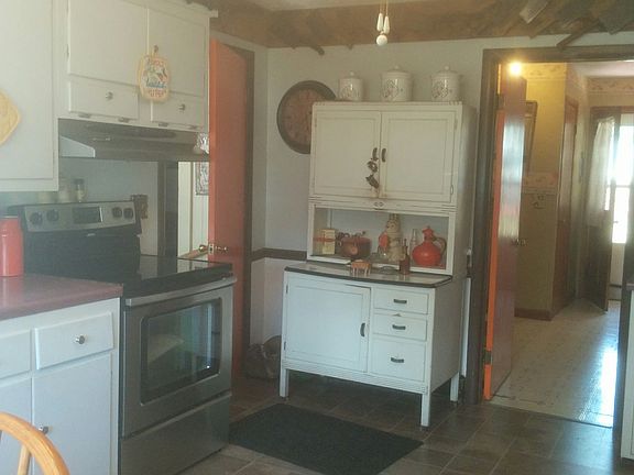 3rd image of 415 E Jefferson St