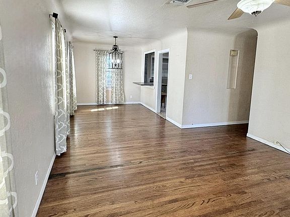 5th image of 706 Elma Dr
