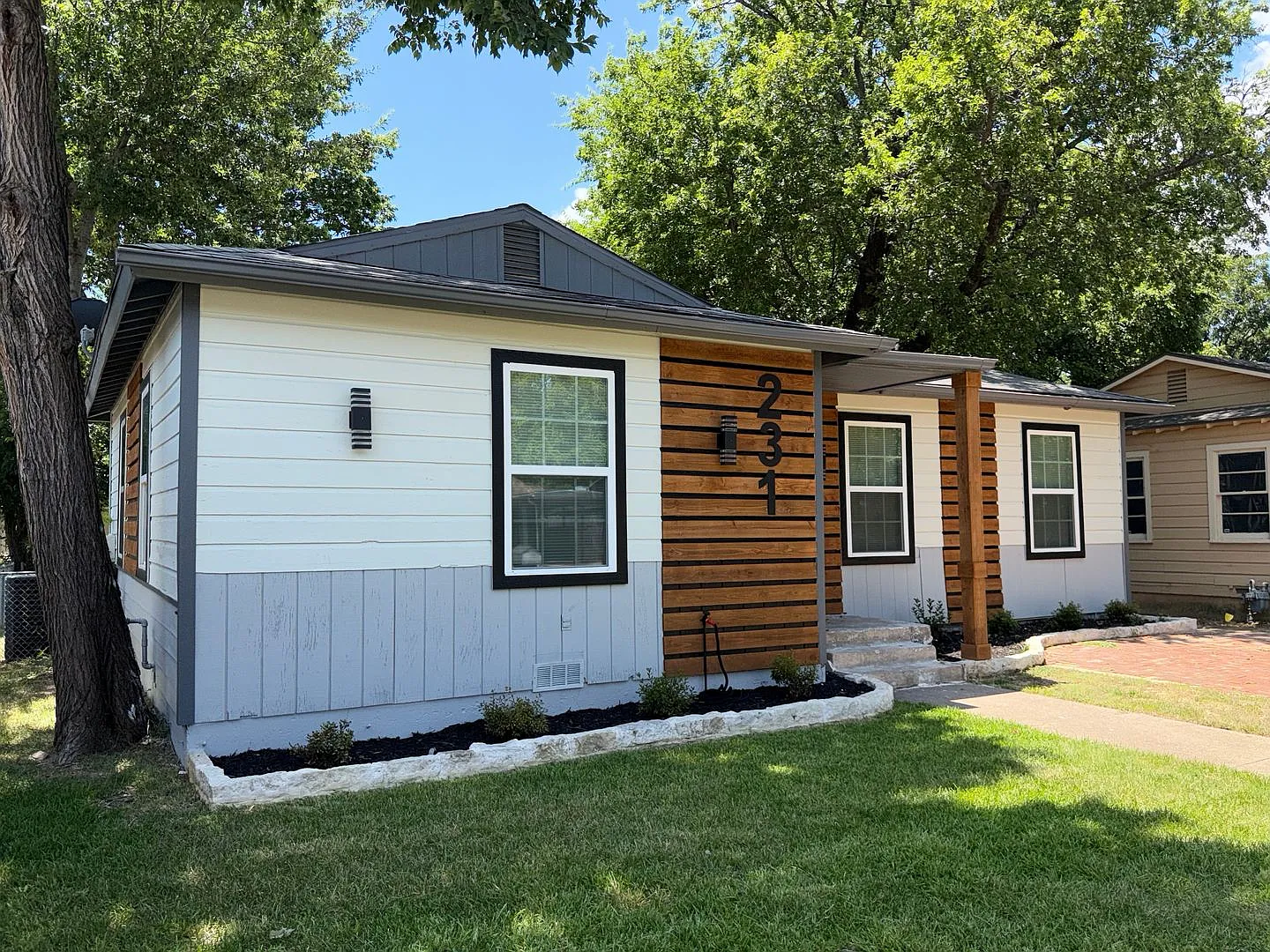 Spacious 3-Bedroom Home for Lease in Established Hurst Neighborhood — Photo 2