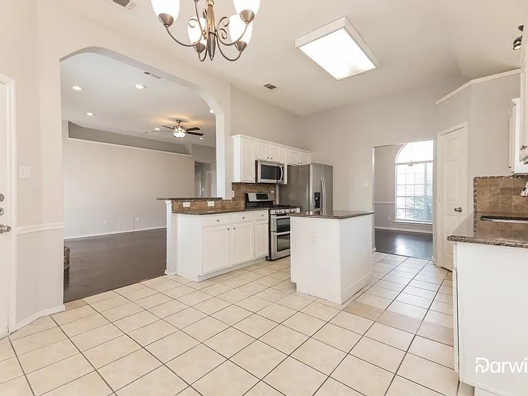 728 Sea Shell Dr — Photo 5