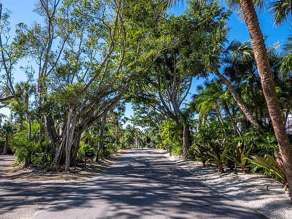 4th image of 7233 Pine Needle Rd