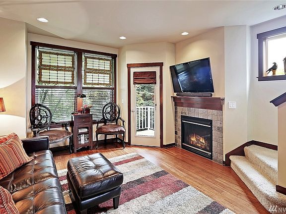 4th image of 4436 D 44th Ave SW