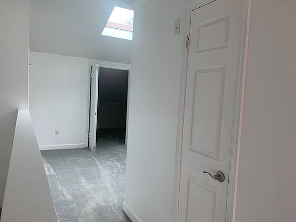 5th image of 108 Southlake Ct #108