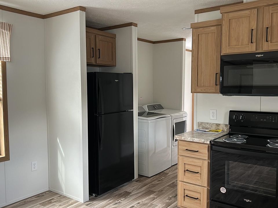 1st image of 10 Dogwood Lane