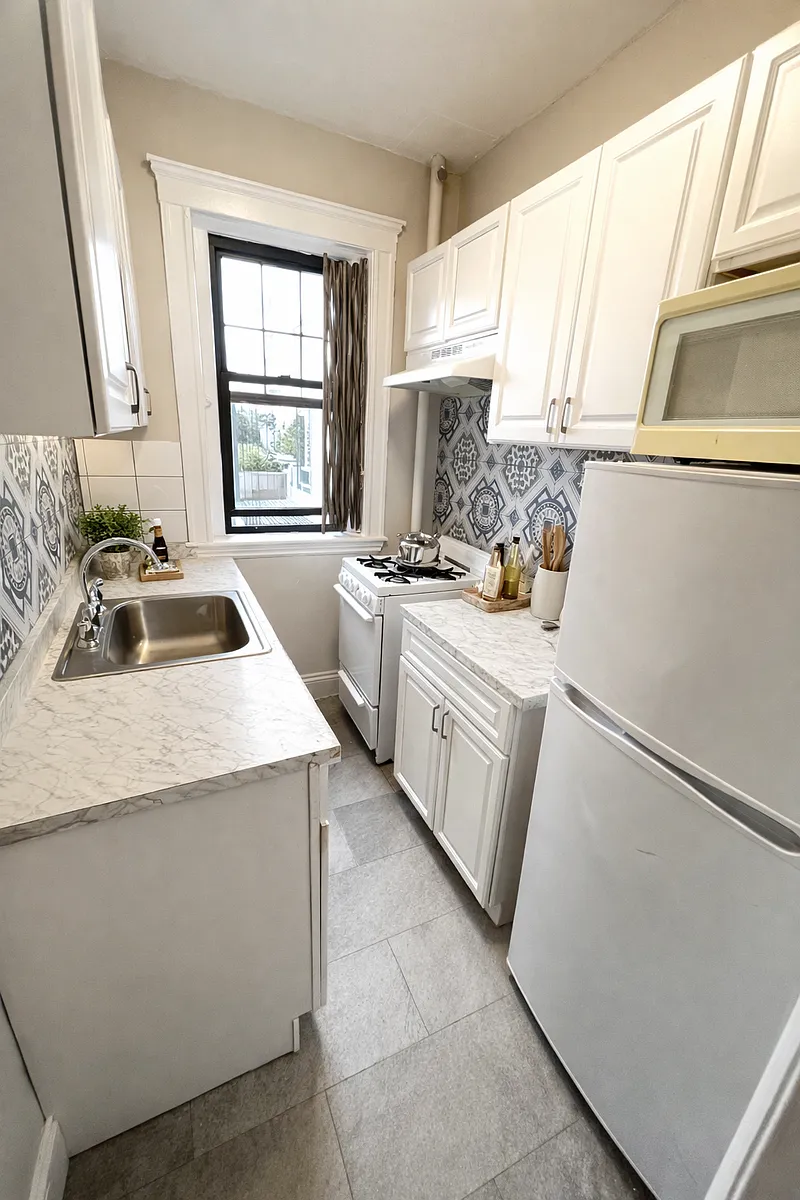 Building Photo - 1560 Commonwealth Ave #15