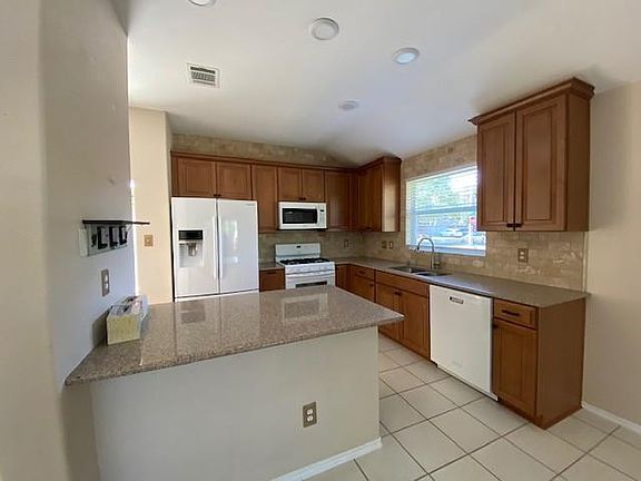 5th image of 1706 Avante Dr